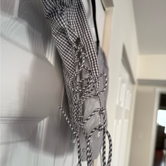 Abercrombie & Fitch Gray Checkered Top - Picture 2 of 3